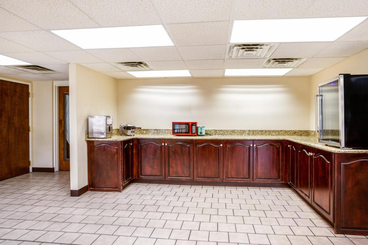 Red Roof Inn Fayetteville I-95 Εξωτερικό φωτογραφία