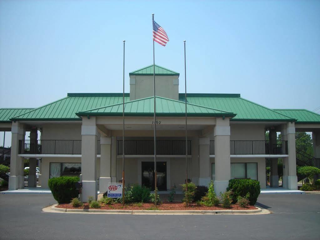 Red Roof Inn Fayetteville I-95 Εξωτερικό φωτογραφία